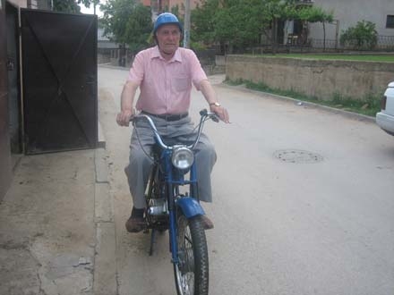 Mitić na svom motoru u Vranju 